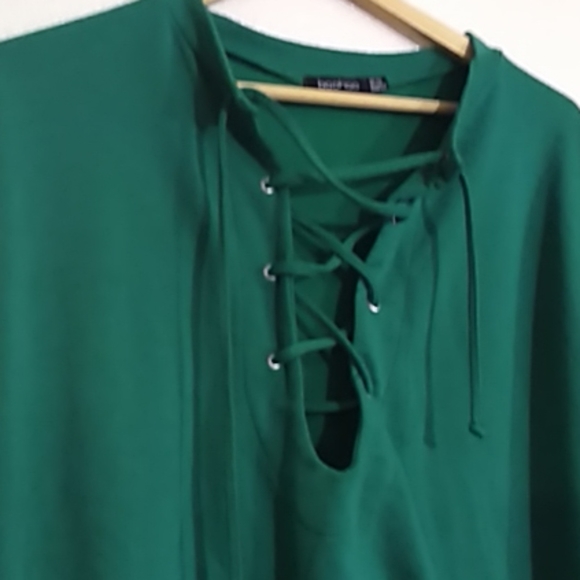 Boohoo green sweatshirt 18 - Picture 2 of 5